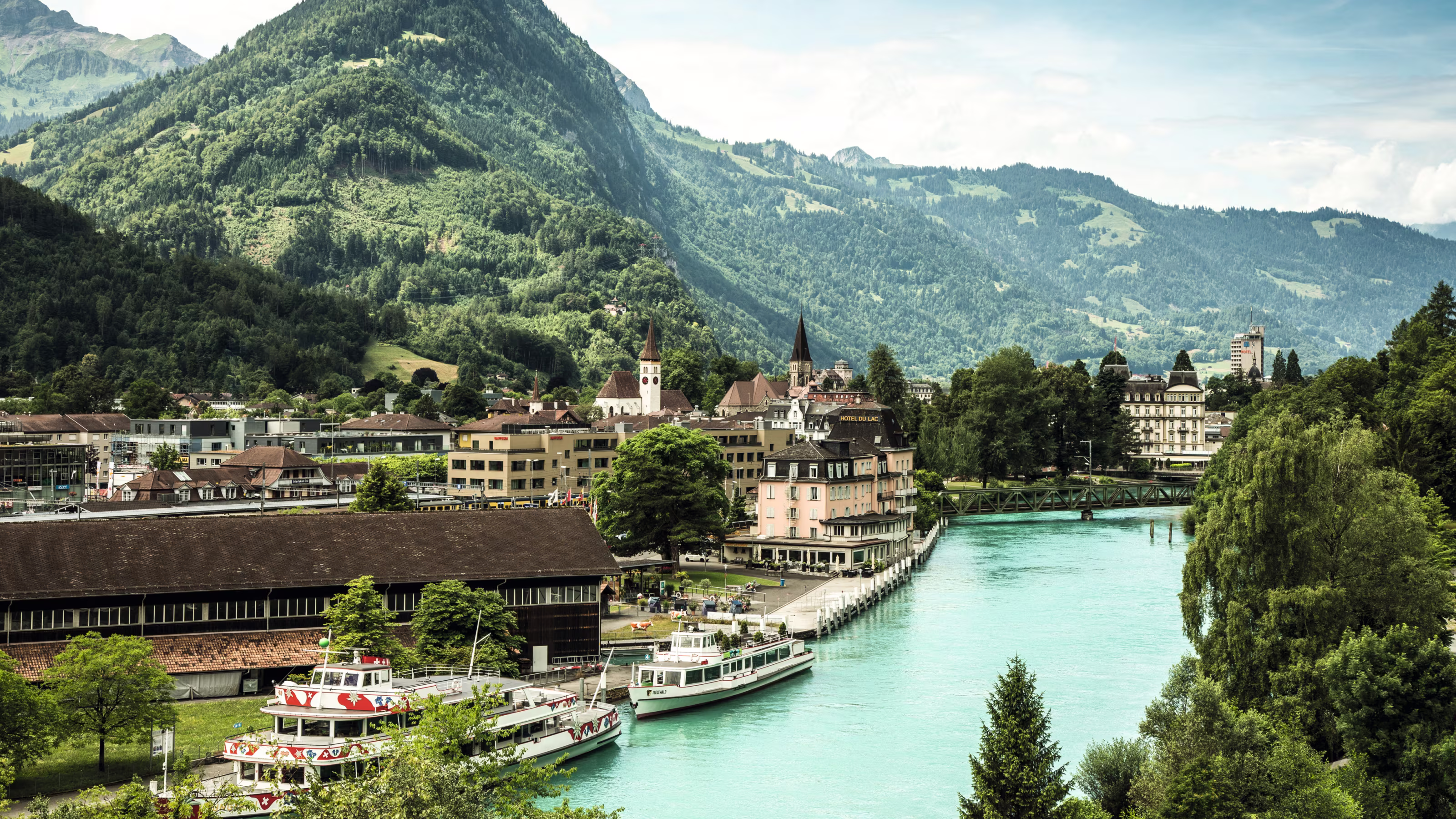Interlaken entre lacs et montagnes